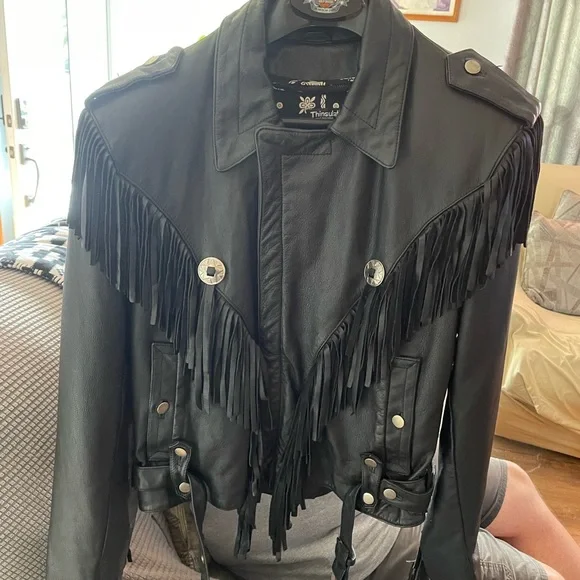 Leather jacket with fringe - Picture 3 of 3